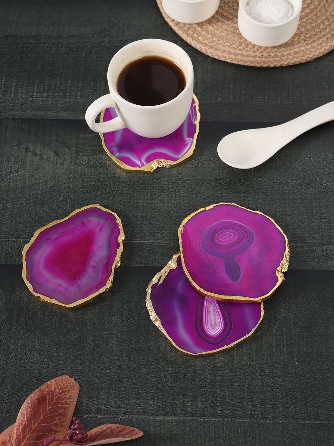 "White Agate Stone Coasters with Gold Electroplated Edges – Natural Crystal Coasters Set (3.5–4 Inch, 6–7mm Thick) for Coffee Table, Barware & Luxury Home Décor"